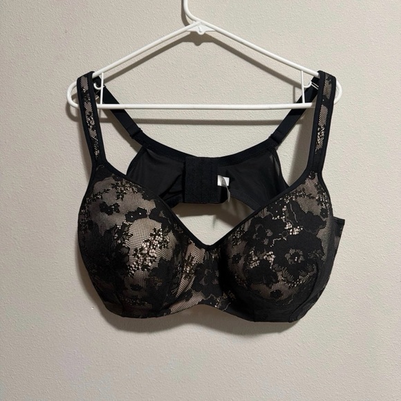 Cacique Other - Women’s Cacique black lacy wired bra